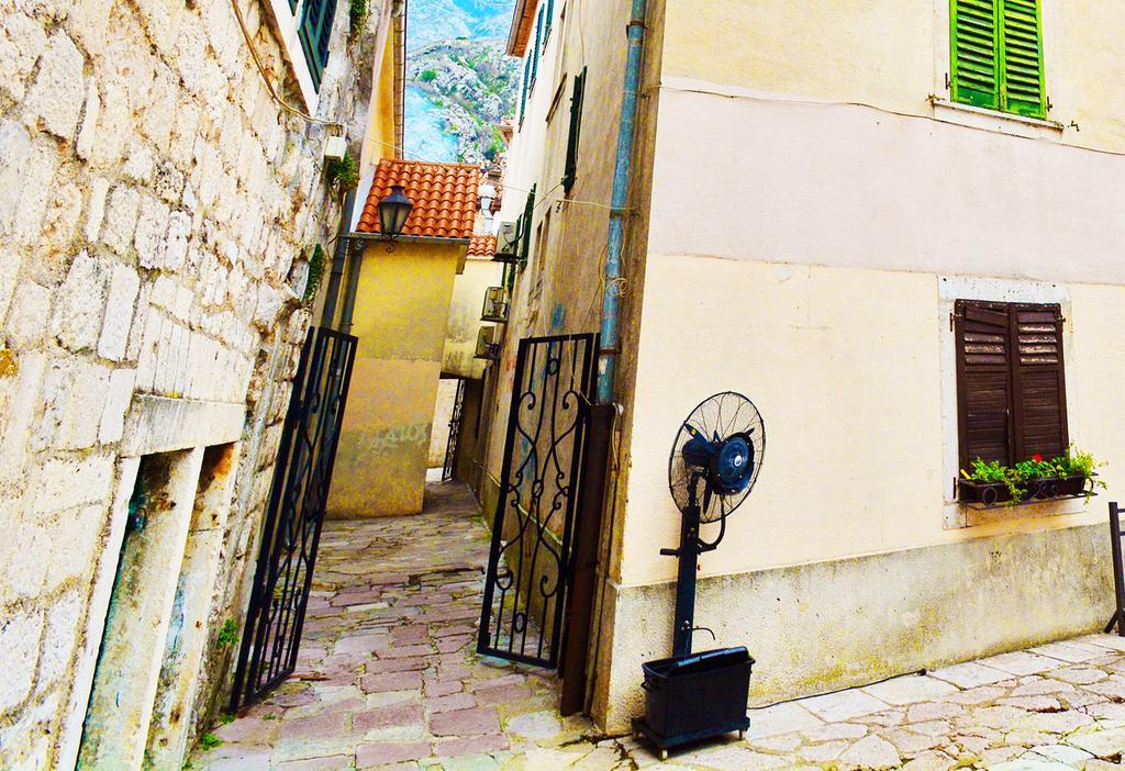 Tajami Apartments Kotor Buitenkant foto